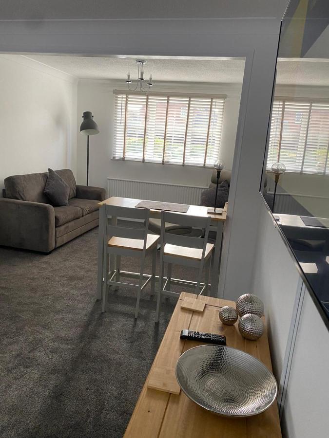 Riverside Park Ground Floor Apartment - St Neots Exterior photo