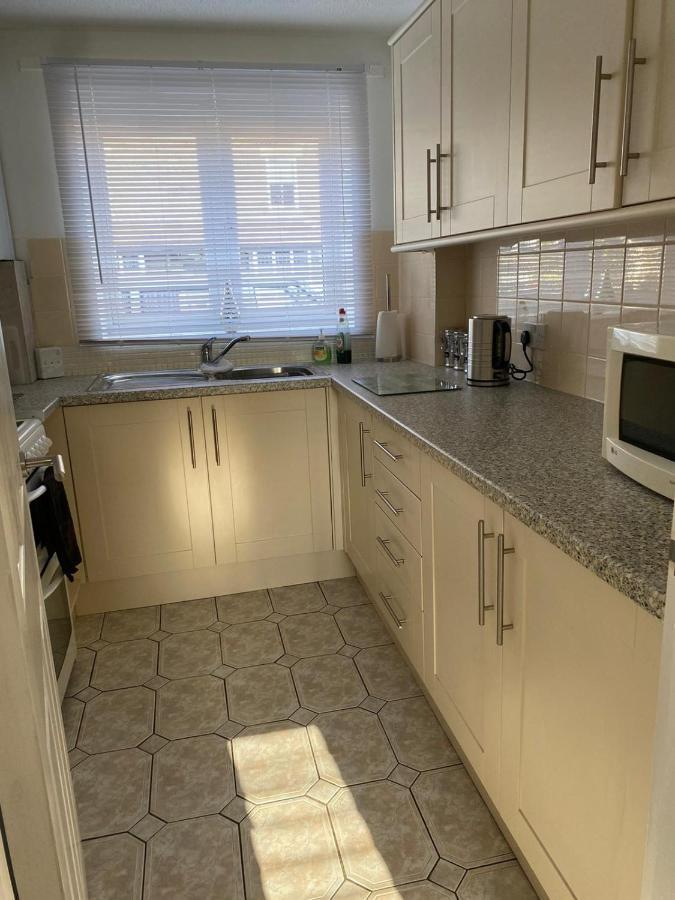 Riverside Park Ground Floor Apartment - St Neots Exterior photo