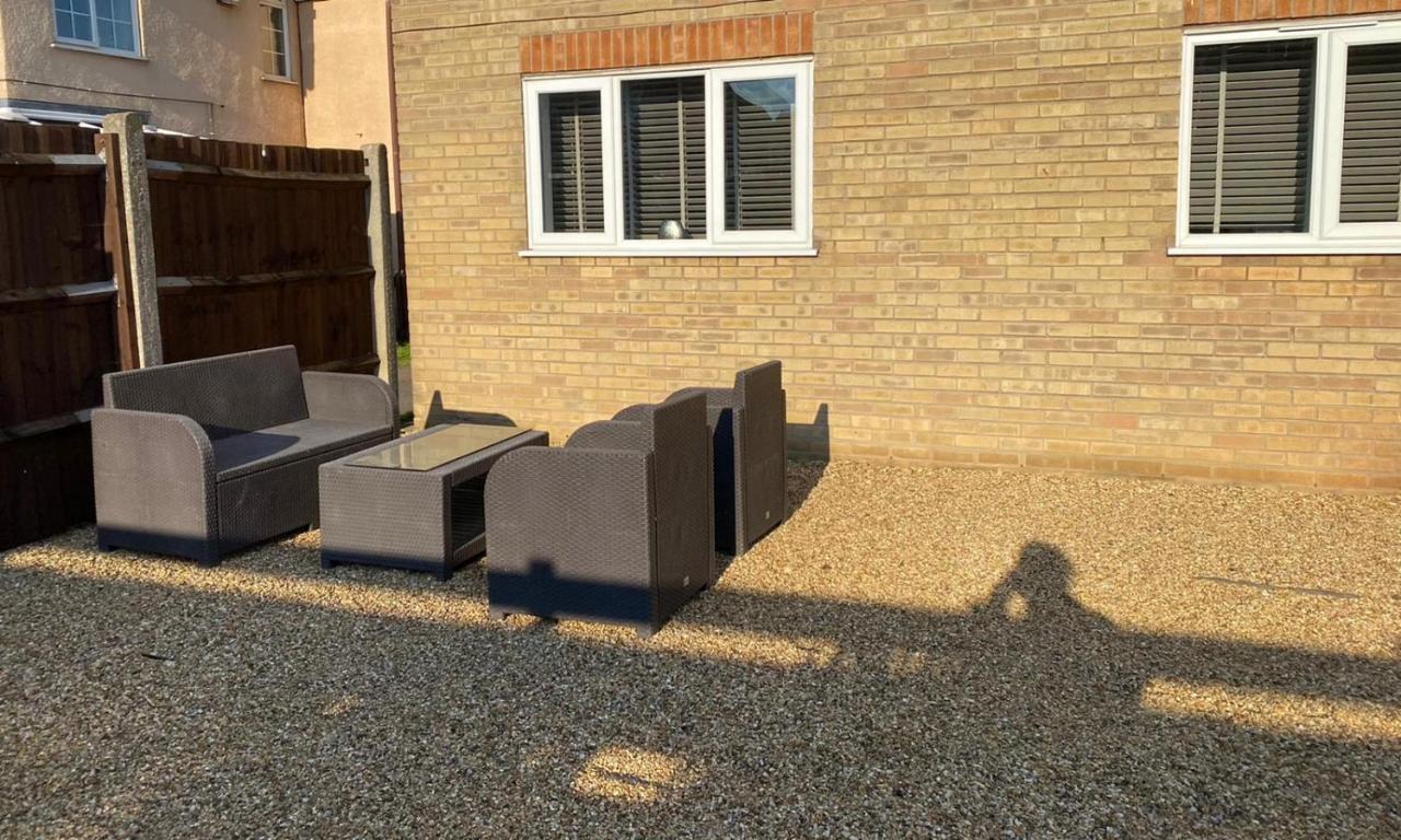 Riverside Park Ground Floor Apartment - St Neots Exterior photo